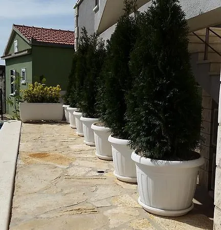 Gabi 펜션 로고즈니차