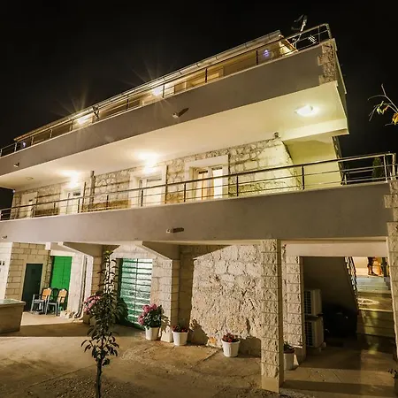 Gabi * 로고즈니차